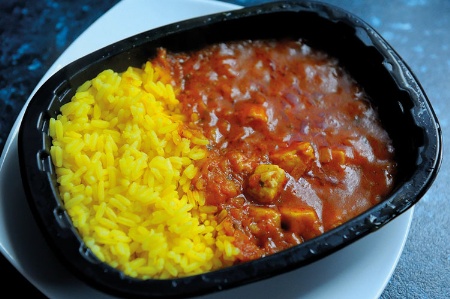 Microwaveable curry and rice